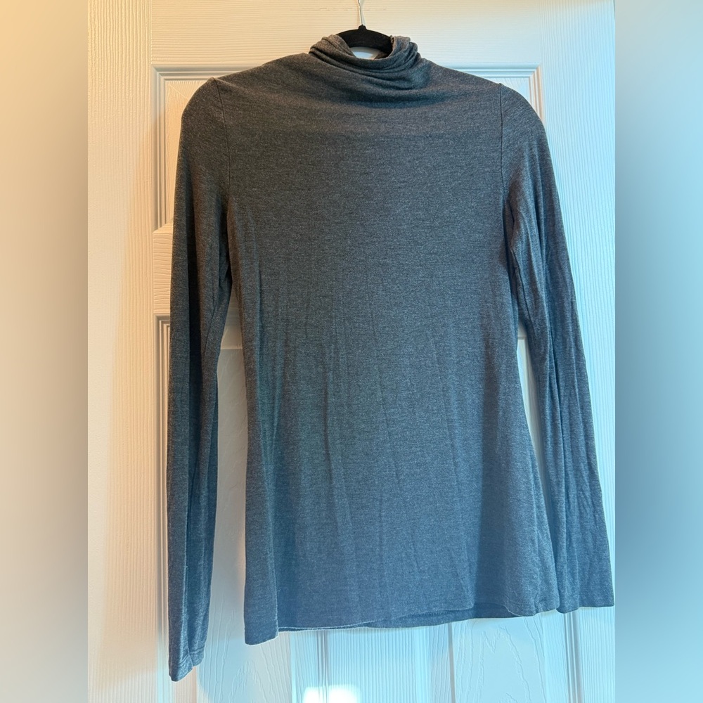 Bundle: 4 tops, 14th ave, Nordstrom & pac sun size small